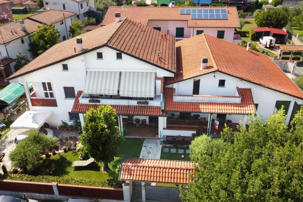 B&B Il Girasole Ortonovo Exterior photo