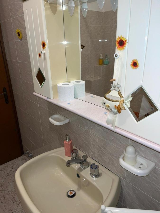 B&B Il Girasole Ortonovo Exterior photo