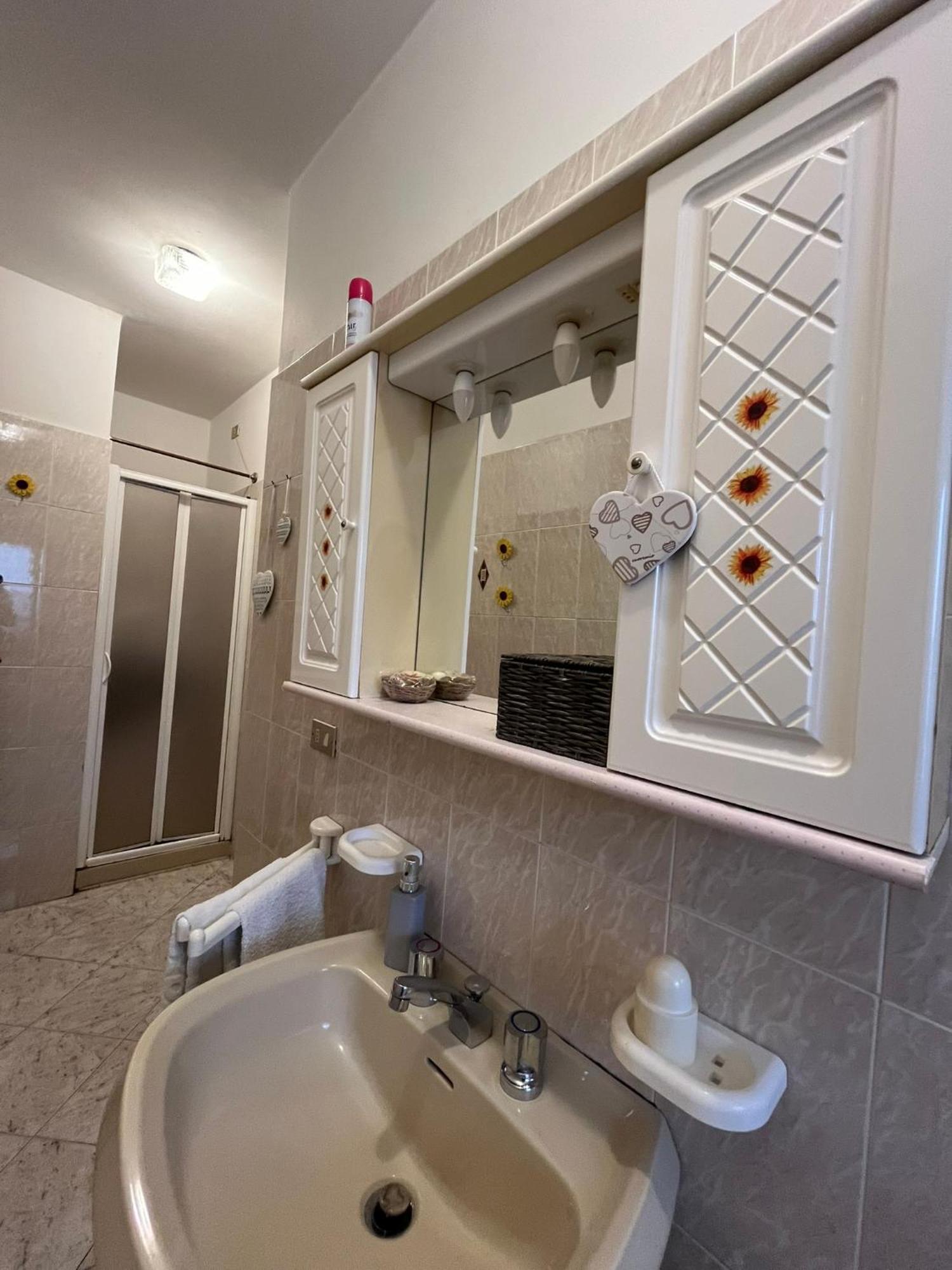 B&B Il Girasole Ortonovo Exterior photo