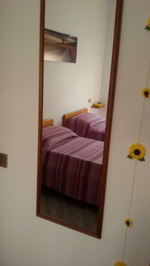 B&B Il Girasole Ortonovo Exterior photo